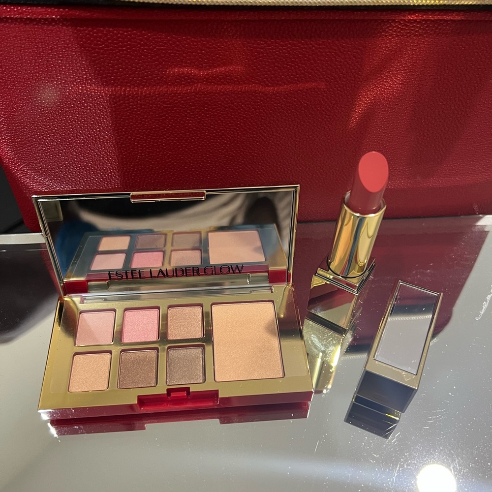 New Esteem Lauder Cosmetic set